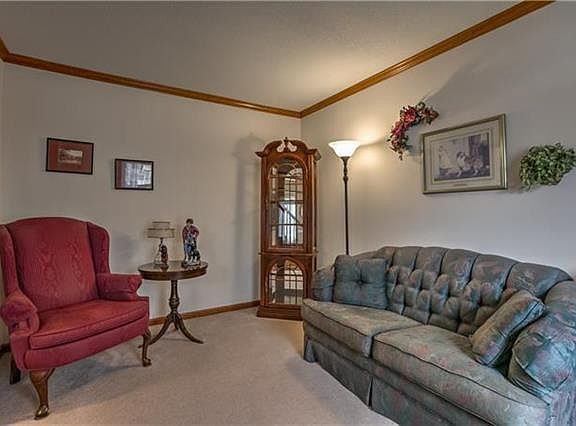 5th image of 8227 NW Birch Ln