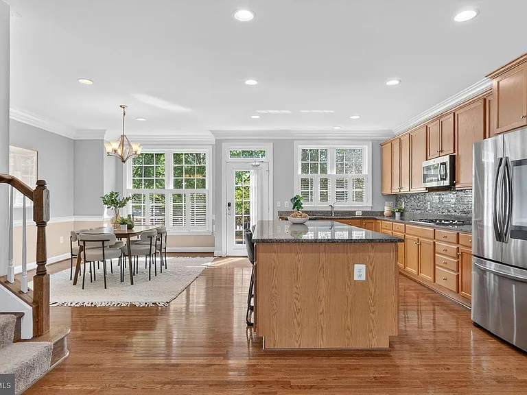 7897 Carbondale Way — Photo 14