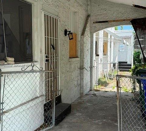 3rd image of 3322 SW 9th St