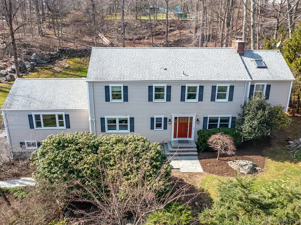60 Tall Oaks Court, Stamford, CT 06903
