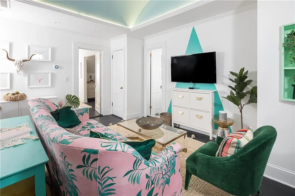 2 bed, 1.0 bath, 1000 sqft, $3,700 — Photo 4