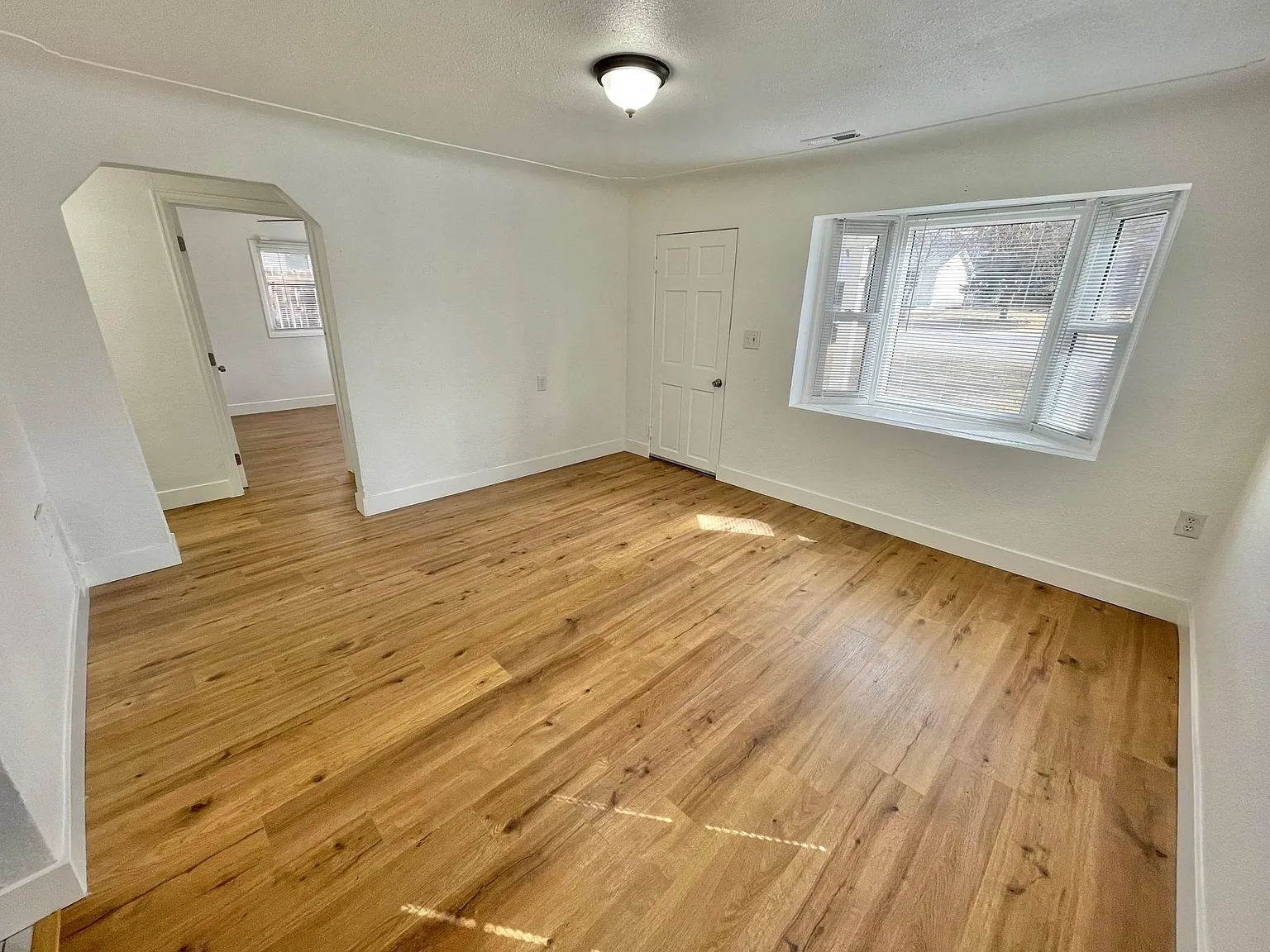 3 bed, 1426 sqft, $2,700 — Photo 2