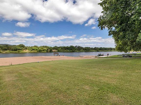 4th image of 4694 River Oaks Dr