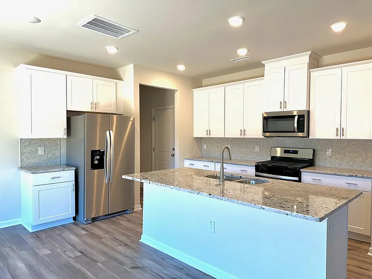 902 Crow Branch Dr — Photo 3