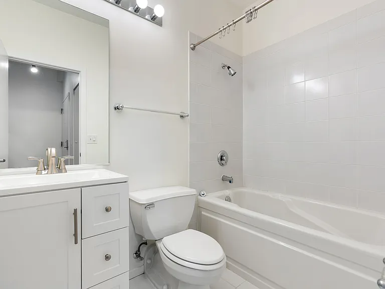 203 S Sangamon St #303 — Photo 16