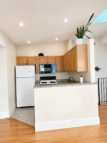 4-12 Humboldt Pl #1-6 Photo 1