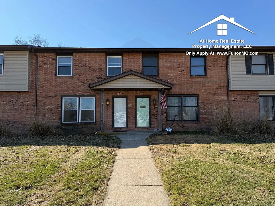 1904 Springdale Ct