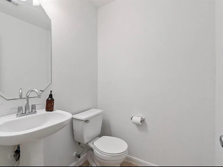 16119 Peach Bluff Ln — Photo 18