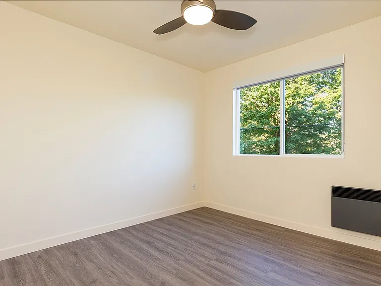 Luke Apartments — Photo 8