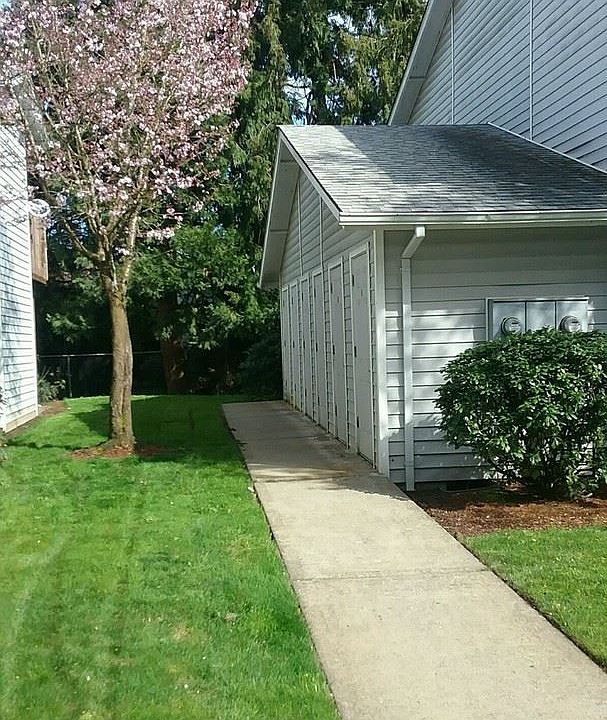 2nd image of 158 Bayview Way NE APT 203
