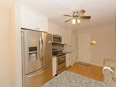 569 Highwood Cir — Photo 9