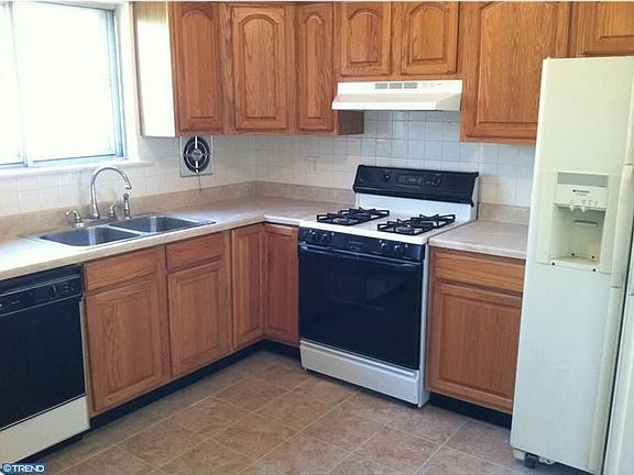 2nd image of 211 N Carolina Trl