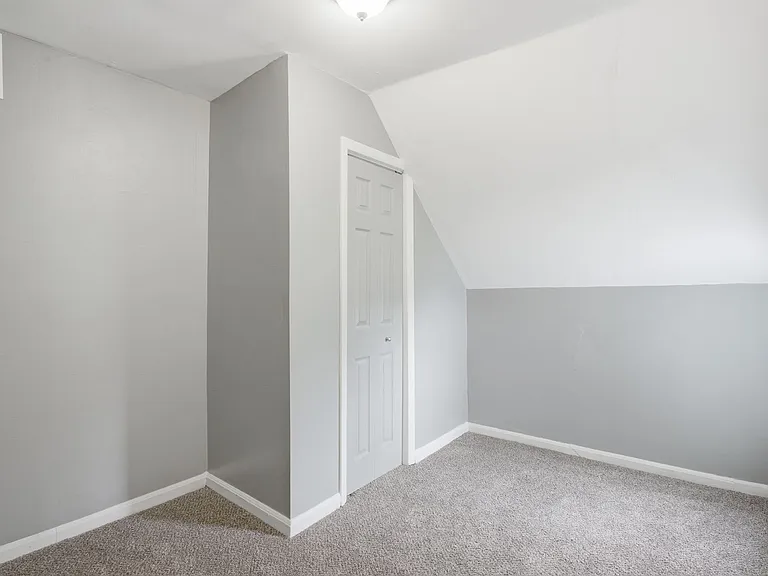 23060 Bernard St — Photo 21