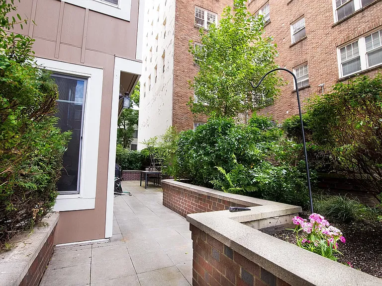 124 Bellevue Ave E #200 — Photo 13