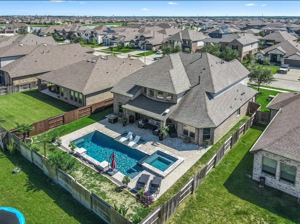 13018 Wintery Tide Dr, La Marque, TX 77568