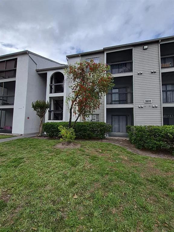 2 bed, 1.0 bath, 870 sqft, $1,500 — Photo 2