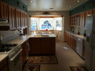 3830 E Lake Shore Dr, Rimrock, AZ 86335