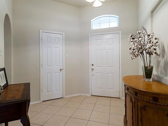 3rd image of 900 High Creek Dr