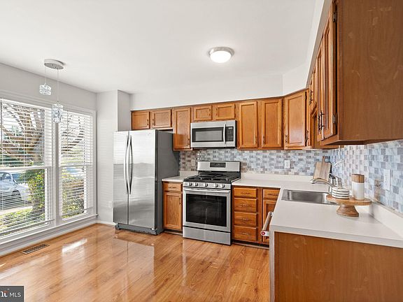 4th image of 5113 Glen Meadow Ct