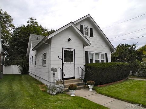 1st image of 245 Rolling St