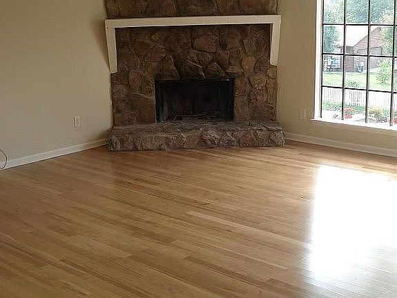 Gorgeous Fireplace. New Paint Entire House!