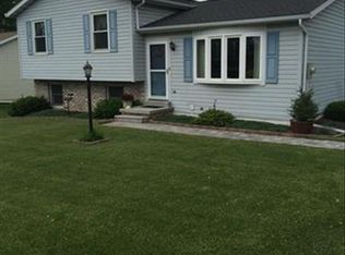 255 Clover Ln, Hanover, PA 17331