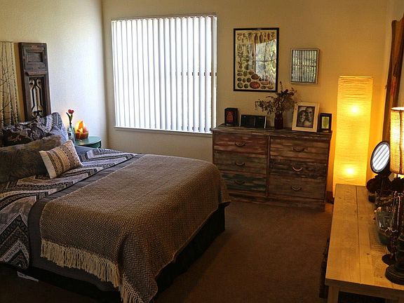 5th image of 411 Russell Park #8