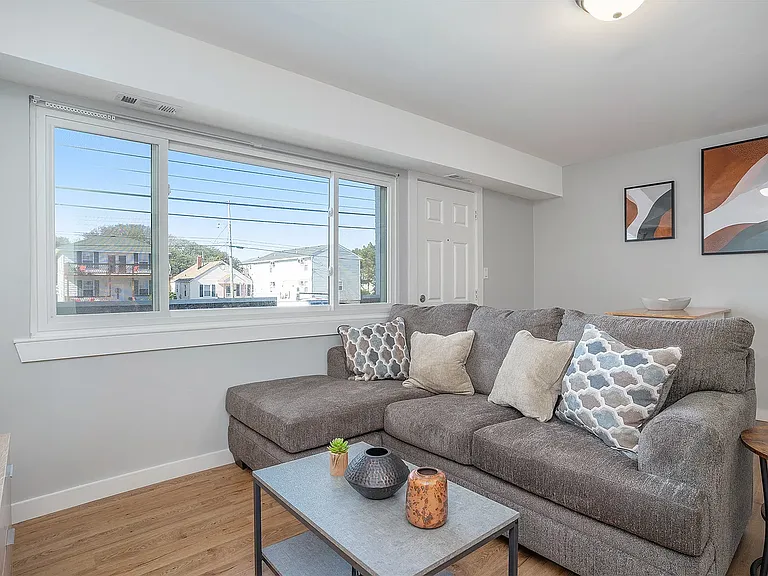 570 W Ocean View Ave #1 — Photo 7