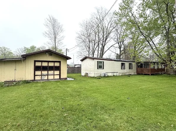 12366 Ellis Rd, Conneaut Lake, PA 16316