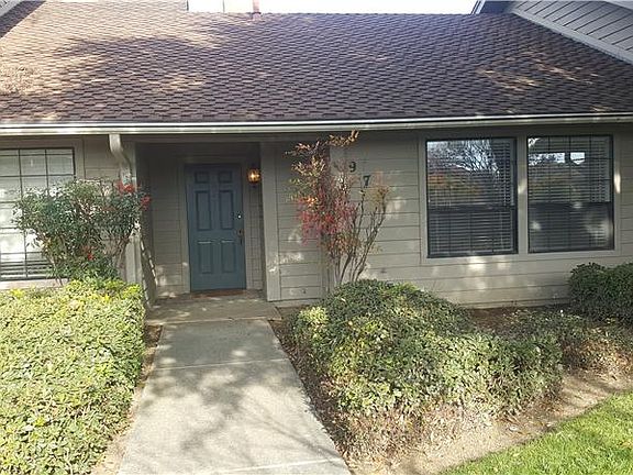 2nd image of 978 W Cross St