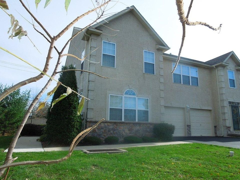 1st image of 101 Castle Dr