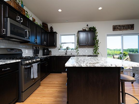 4th image of 26 Nantucket St