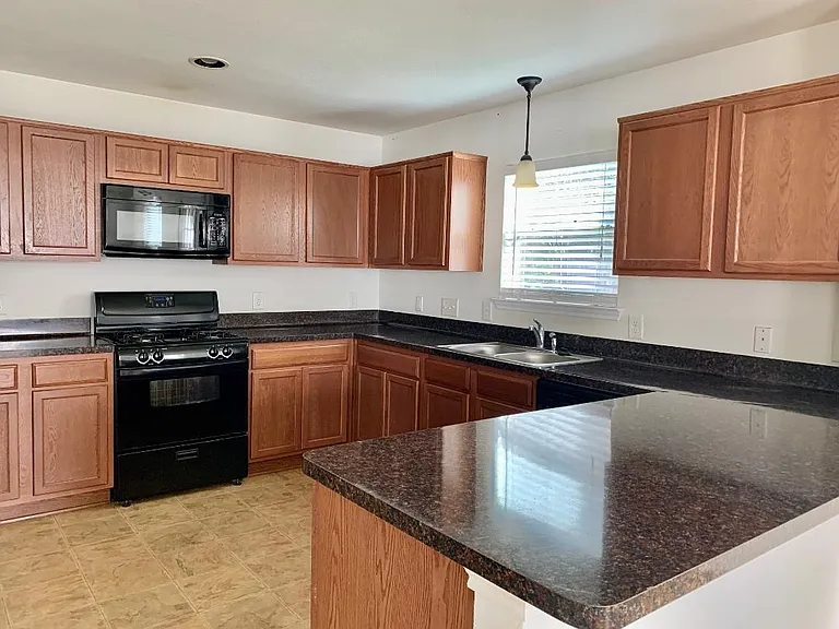 2902 Beacon Grove St — Photo 9
