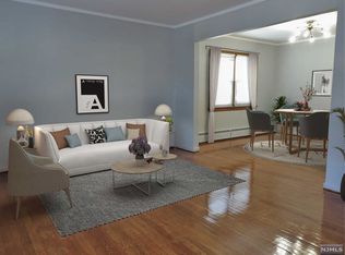 9 Parmelee Ave, Hawthorne, NJ 07506