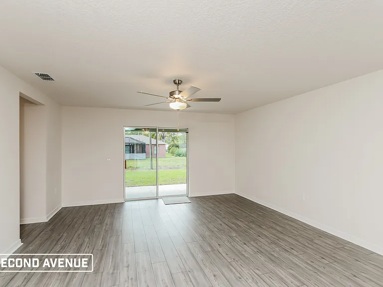 521 Breakwater St SE — Photo 5