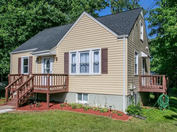 4023 Chestnut St, Fairfax, VA 22030
