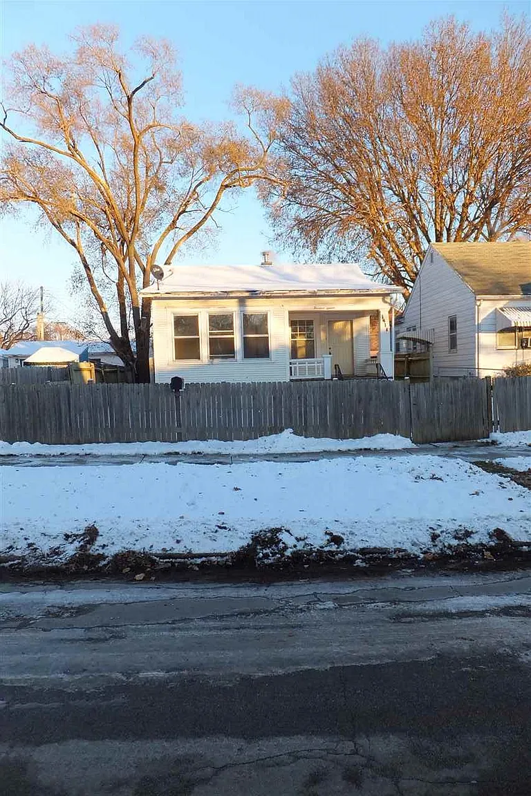 1411 7th St photo 1