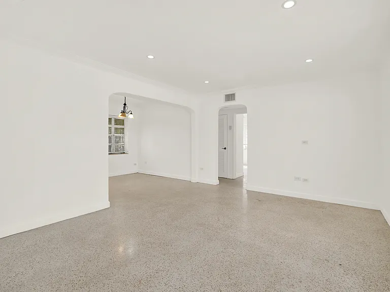 330 Madeira Ave #3 — Photo 1