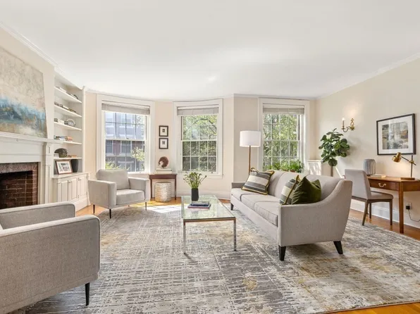 137 Beaconsfield Rd APT 3, Brookline, MA 02445