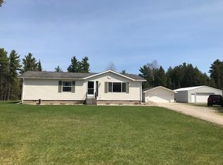 10232 Bay Shore Dr, Rapid River, MI 49878
