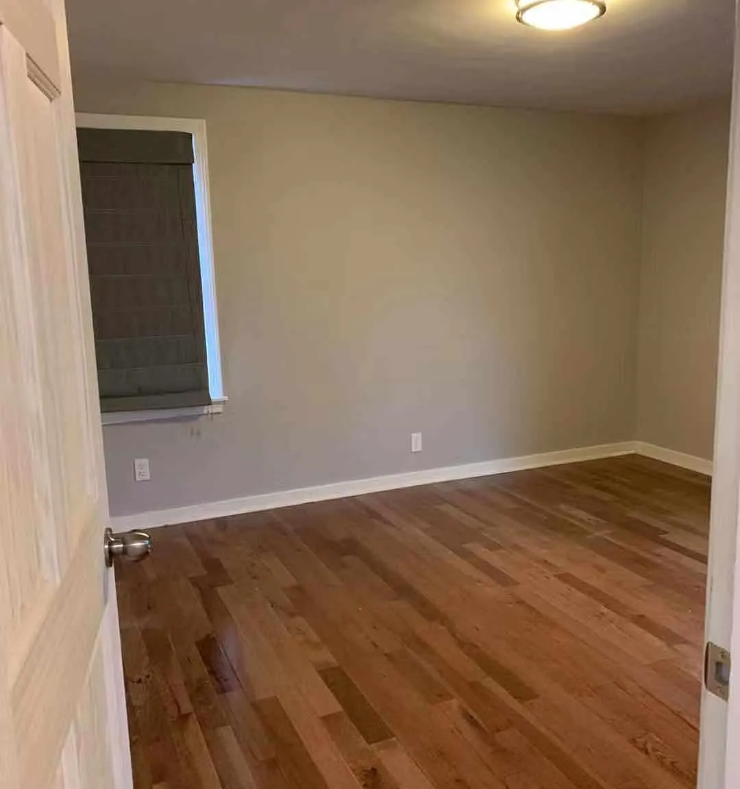 3 bed, 1340 sqft, $2,200 — Photo 2