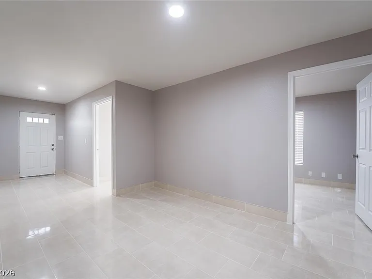 5279 Vicksburg Ave — Photo 6