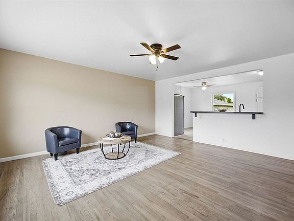 3rd image of 800 18th St NW