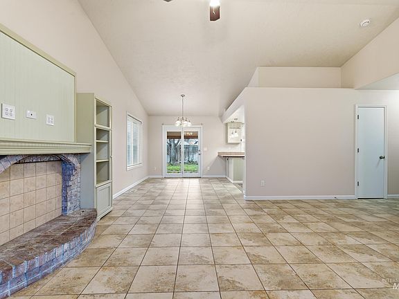 5th image of 1075 W Egret Dr