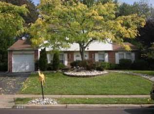 157 Meadowfield Dr, Southampton, PA