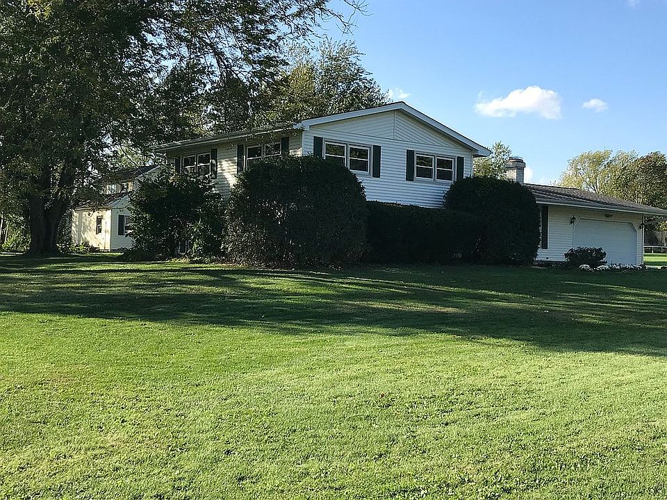 1st image of 6N932 Crestwood Dr
