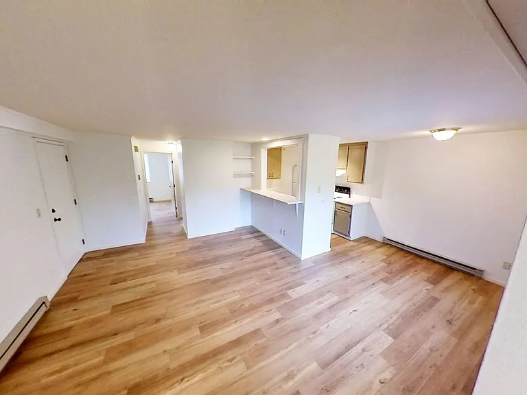 Kendal Court Apartments, 2 Bedroom, 1 Bathroom Apartments for Rent! — Photo 38