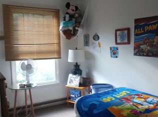 1 Hillside Ct, East Stroudsburg, PA 18301