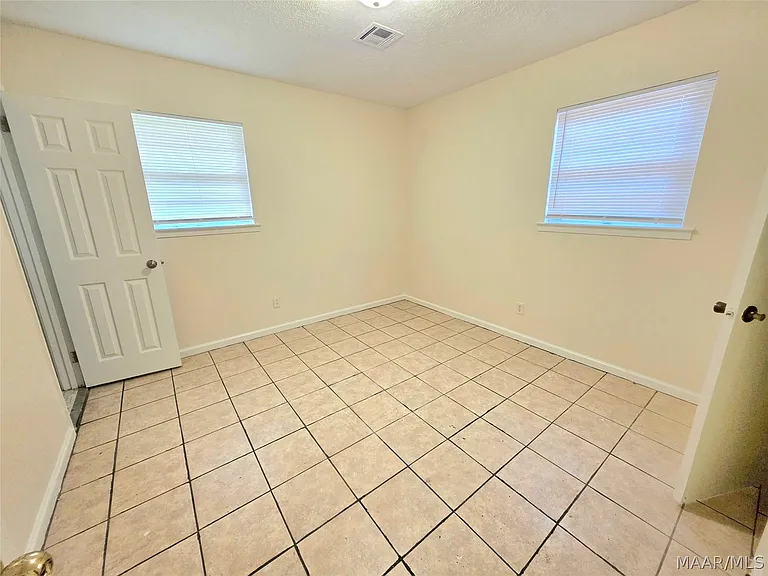 408 Briarbrook Dr — Photo 4