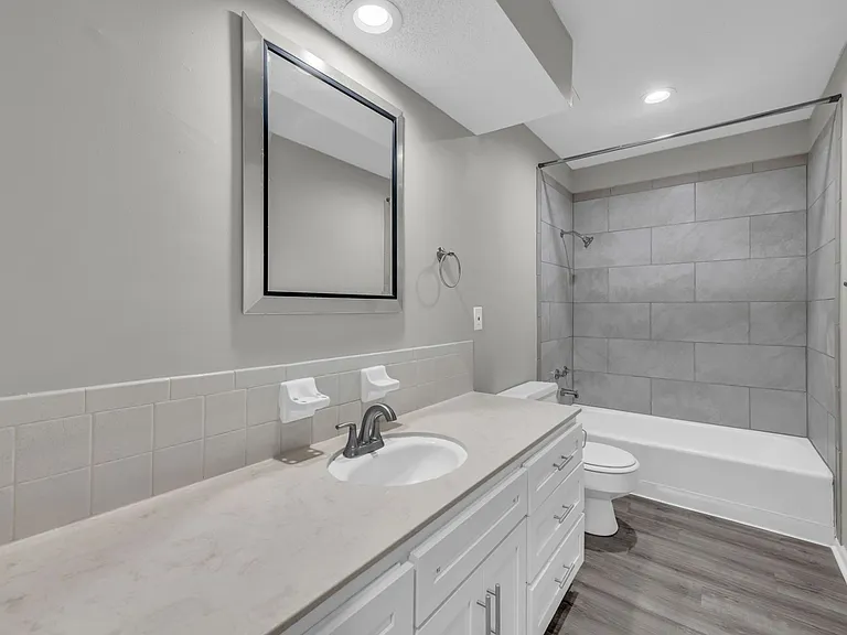 4723-25 Mercier St — Photo 37